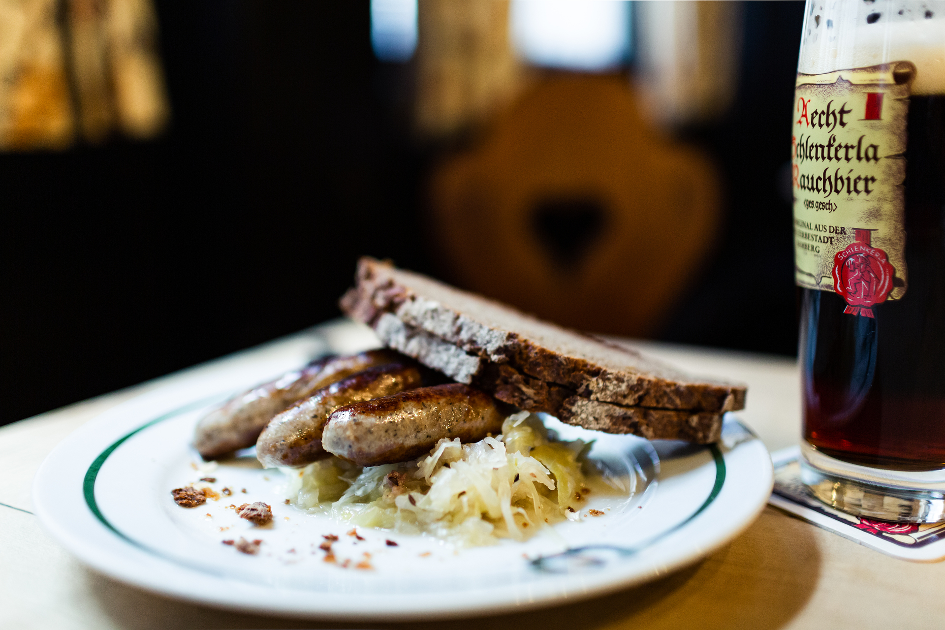 Bratwurst mit sauerkraut 