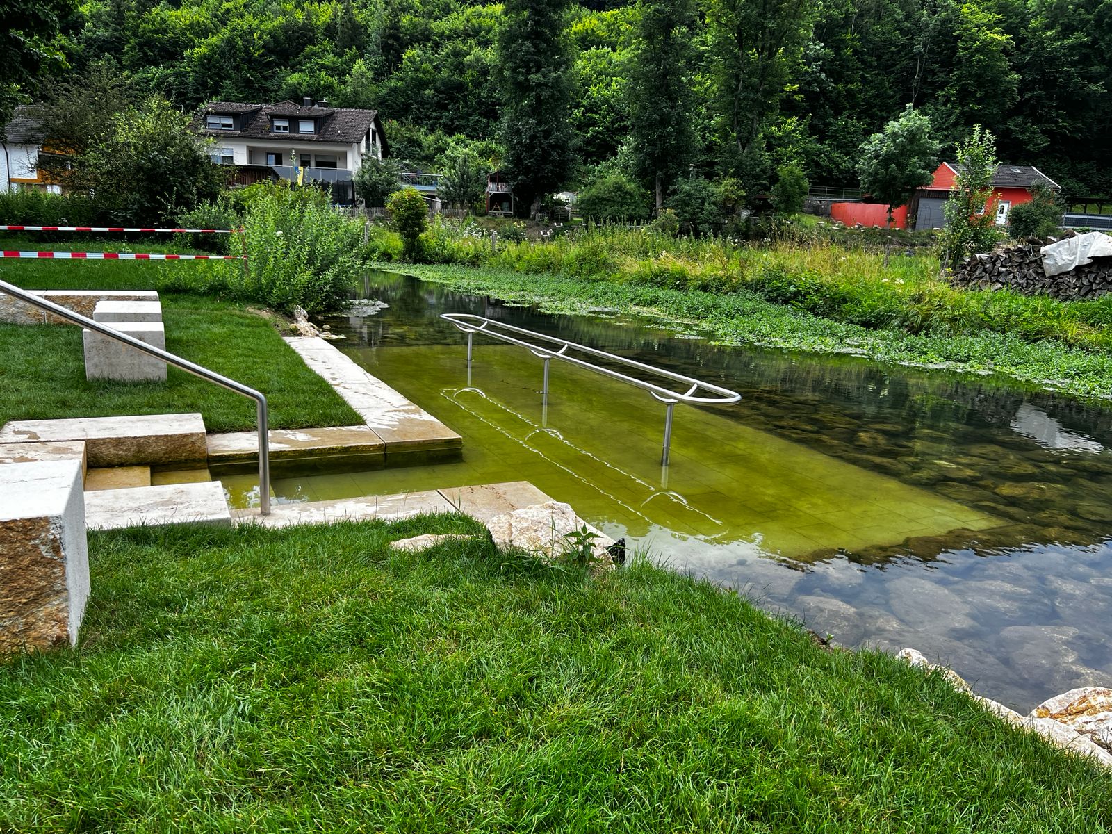 Kneippanlage-wassertretbecken-Moehren